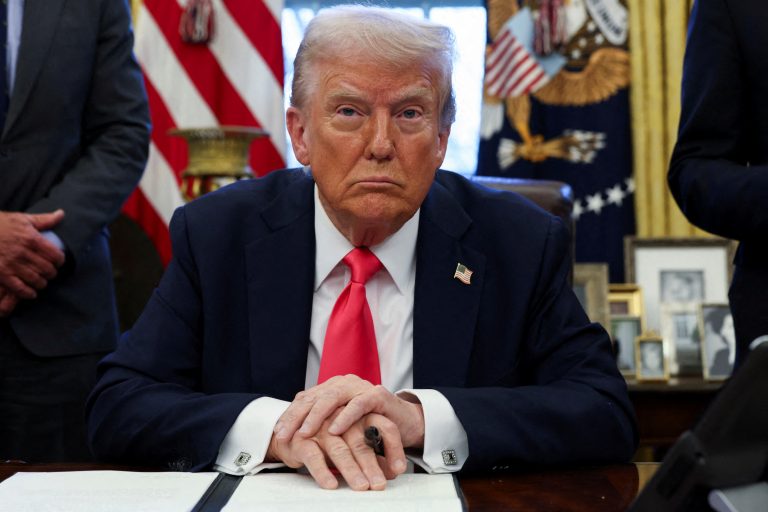 Trump vetou plano israelense para matar o aiatolá Ali Khamenei, líder supremo do Irã