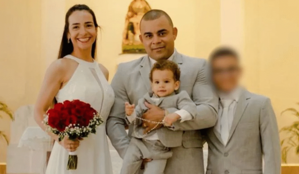Adolescente mata pais e irmão de três anos no RJ