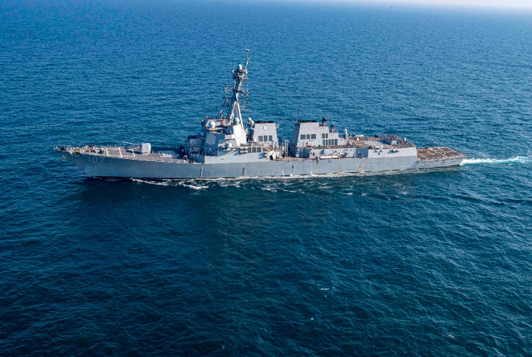 EUA enviam navios de guerra para costa da Venezuela