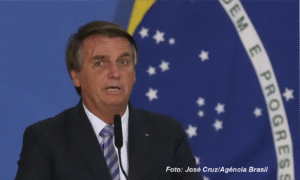 Bolsonaro é Operado no Dia de Natal e Passa por Cirurgia de Hérnia