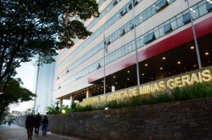 Tribunal gera polêmica ao absolver acusado de estupro de menina de 12 anos; decisão provoca reação de autoridades