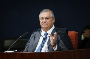 Decisão de Flávio Dino não impede quebra de sigilos de Lulinha; entenda o caso