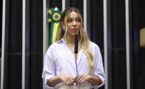 Conselho de Ética aprova parecer e Erika Hilton pode perder mandato por quebra de decoro