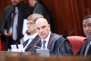 Crise no STF amplia pressão sobre Moraes, que já soma 55 pedidos de impeachment no Senado