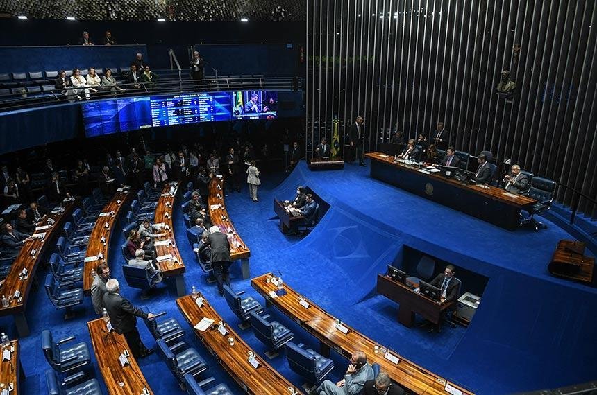Senado aprova fim da escala 6×1 e redução da jornada de trabalho para 40 horas semanais